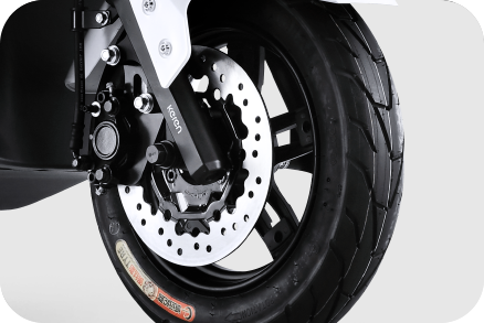 Steel wire tire is resistant to strapping