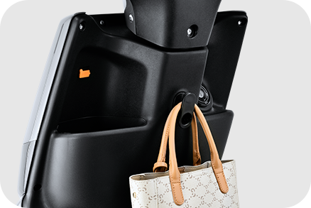 Front compartment pocket